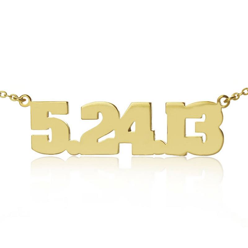 Colar com número em prata banhada a ouro personalizável