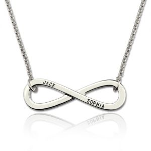 Colgante con símbolo de infinito inscrito con 2 nombres en plata de ley