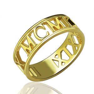 Anel personalizado com numerais romanos em ouro