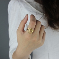 Personalised Om Yoga Ring 18k Gold