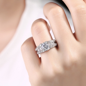 engagement ring for lady