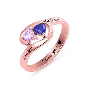 Der Versprechensring mit zwei Herz Geburtssteine und Gravur  in Rosa Gold
