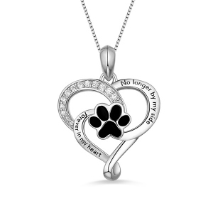 Personalisierte Kette mit Tierpfote und Liebesherz
