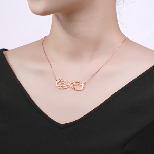 Infinity Necklace With 5 Names In Rose Gold
