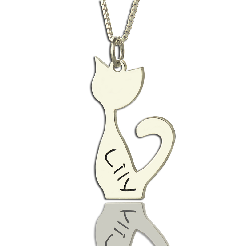 Colar com pingente personalizado com o nome do seu gato em prata.