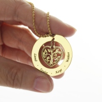 Circle Family Tree Name Pendant Necklace In Gold